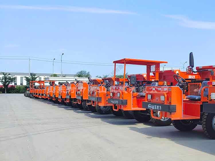 谷雨润桑田  时力助生产