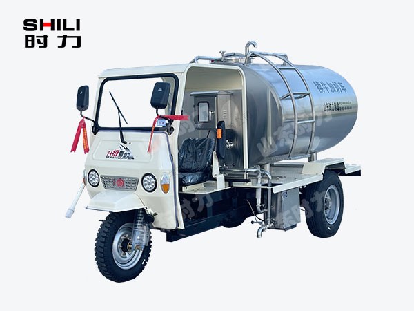 2方电动三轮犊牛喂奶车