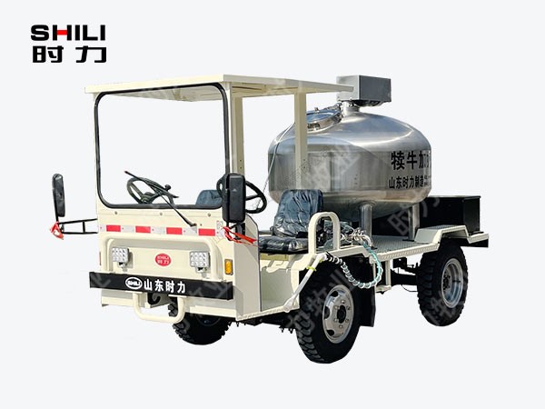 1方电动四轮犊牛喂奶车（立式罐、带搅拌）