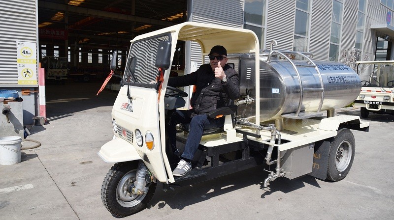 热烈欢迎俄罗斯客户来山东时力牧业参观考察！共同开拓市场